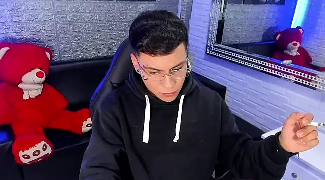 Snapshot of salvadorgomezx chatting on February 9, 2025, 3:32 am salvadorgomezx online show from February 9, 2025, 3:32 am