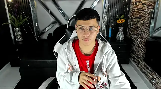 Snapshot of salvadorgomezx chatting on February 13, 2025, 2:45 am salvadorgomezx online show from February 13, 2025, 2:45 am