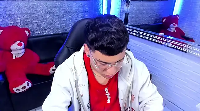 Snapshot of salvadorgomezx chatting on February 13, 2025, 9:20 am salvadorgomezx online show from February 13, 2025, 9:20 am