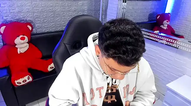 Snapshot of salvadorgomezx chatting on February 14, 2025, 6:34 am salvadorgomezx online show from February 14, 2025, 6:34 am