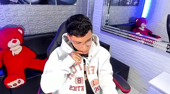 Snapshot of salvadorgomezx chatting on February 14, 2025, 9:34 am salvadorgomezx online show from February 14, 2025, 9:34 am