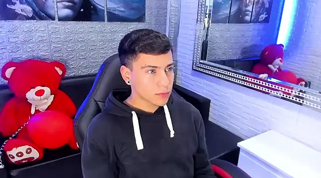 Snapshot of salvadorgomezx chatting on February 16, 2025, 4:09 am salvadorgomezx online show from February 16, 2025, 4:09 am