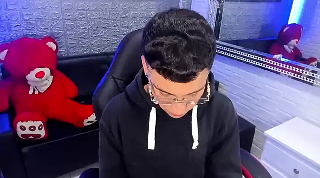 Snapshot of salvadorgomezx chatting on February 18, 2025, 2:38 am salvadorgomezx online show from February 18, 2025, 2:38 am