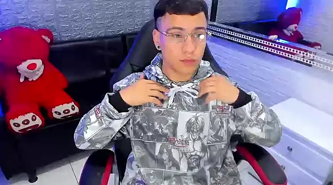 Snapshot of salvadorgomezx chatting on February 19, 2025, 2:01 am salvadorgomezx online show from February 19, 2025, 2:01 am