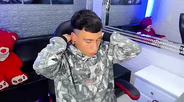 Snapshot of salvadorgomezx chatting on February 19, 2025, 8:55 am salvadorgomezx online show from February 19, 2025, 8:55 am