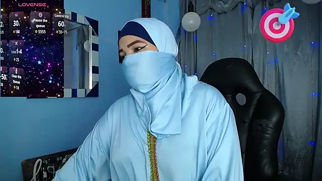 Snapshot of Falak-Yasin chatting on November 4, 2025, 12:26 pm Falak-Yasin online show from November 4, 2025, 12:26 pm