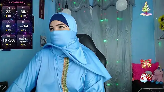 Snapshot of Falak-Yasin chatting on November 17, 2025, 12:22 pm Falak-Yasin online show from November 17, 2025, 12:22 pm