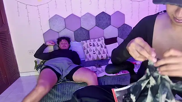 Snapshot of Horny_tgn chatting on December 2, 2025, 6:25 pm Horny tgn online show from December 2, 2025, 6:25 pm