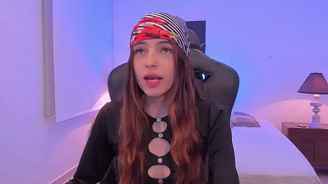 sofiarouge online show from December 16, 2025, 7:52 pm