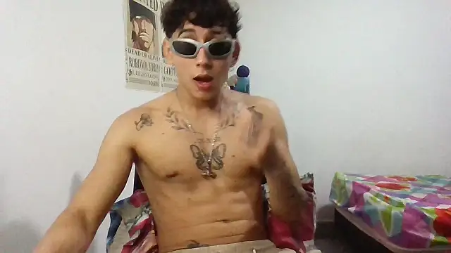 Snapshot of Dillom420 chatting on January 21, 2025, 4:43 am Dillom420 online show from January 21, 2025, 4:43 am