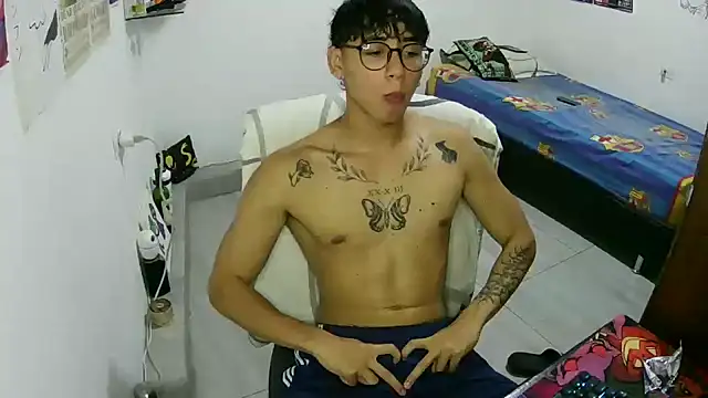 Snapshot of Dillom420 chatting on October 9, 2025, 3:04 am Dillom420 online show from October 9, 2025, 3:04 am