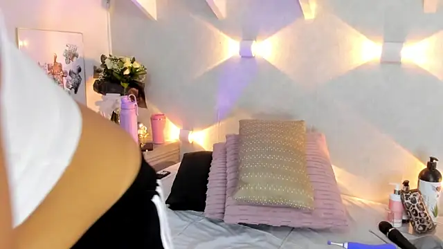 Snapshot of Martina_Miiller chatting on April 5, 2026, 1:19 pm Martina Miiller online show from April 5, 2026, 1:19 pm