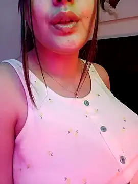 Snapshot of im_here- chatting on December 18, 2025, 6:25 pm im here- online show from December 18, 2025, 6:25 pm