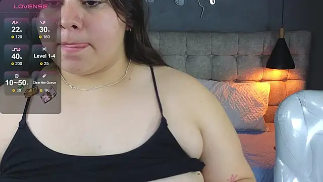 Laia and Aloby online show from November 15, 2025, 9:54 pm