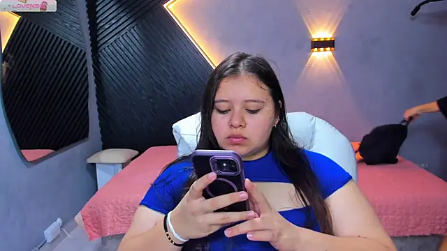 Snapshot of Laia_and_Aloby chatting on June 20, 2026, 9:50 pm Laia and Aloby online show from June 20, 2026, 9:50 pm
