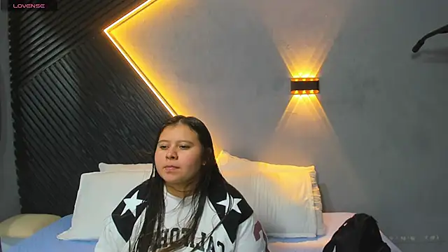 Snapshot of Laia_and_Aloby chatting on July 14, 2026, 1:30 am Laia and Aloby online show from July 14, 2026, 1:30 am