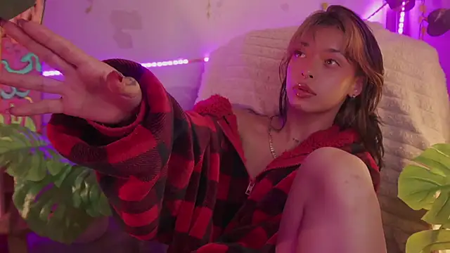 Snapshot of Kitty_arts chatting on February 28, 2025, 9:55 pm Kitty arts online show from February 28, 2025, 9:55 pm