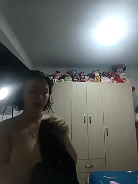 Snapshot of kendaall_jenner_ chatting on December 18, 2024, 6:46 pm kendaall jenner online show from December 18, 2024, 6:46 pm