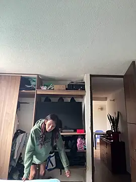 Nikol Rang   online show from November 19, 2025, 2:50 pm