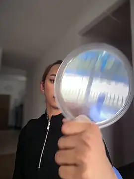 Nikol Rang   online show from February 6, 2026, 8:45 pm