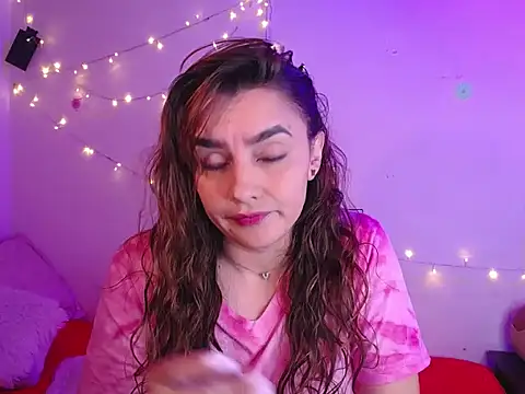 Snapshot of Lu_perez chatting on November 10, 2025, 6:07 pm Lu perez online show from November 10, 2025, 6:07 pm