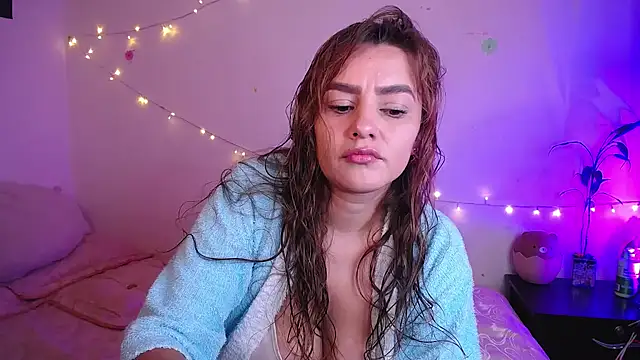 Snapshot of Lu_perez chatting on November 15, 2025, 4:25 pm Lu perez online show from November 15, 2025, 4:25 pm