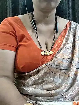 Snapshot of bhuvana555 chatting on December 21, 2025, 4:58 pm bhuvana555 online show from December 21, 2025, 4:58 pm