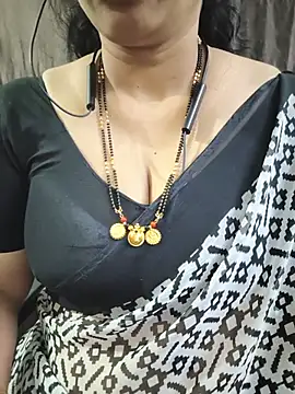 Snapshot of bhuvana555 chatting on June 21, 2026, 5:37 pm bhuvana555 online show from June 21, 2026, 5:37 pm