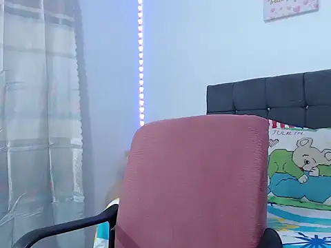 katty ebonny online show from October 28, 2025, 3:21 am