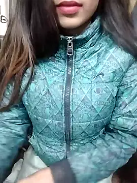 Sreya213 online show from December 4, 2024, 3:32 pm