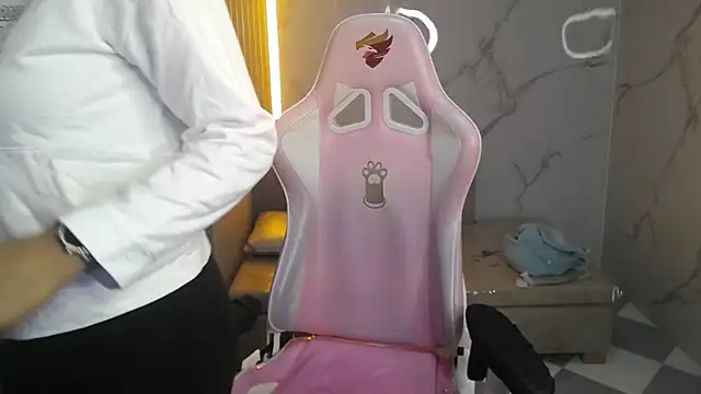 Violeth b online show from January 13, 2026, 12:54 pm