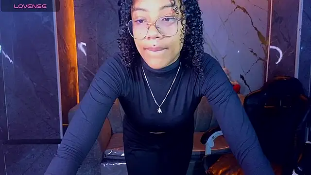 Snapshot of Violeth_b chatting on July 10, 2026, 12:41 pm Violeth b online show from July 10, 2026, 12:41 pm