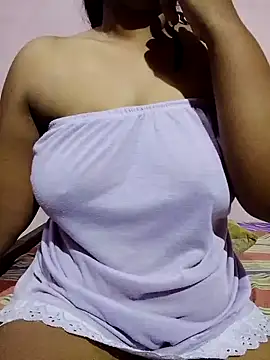 Snapshot of Diwya69 chatting on August 2, 2026, 7:45 pm Diwya69 online show from August 2, 2026, 7:45 pm