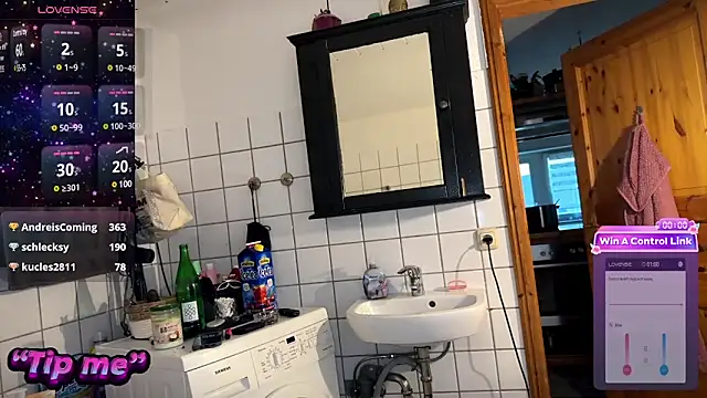 Snapshot of elina_may chatting on December 14, 2024, 1:59 pm elina may online show from December 14, 2024, 1:59 pm