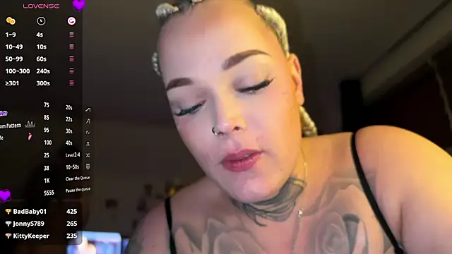 Snapshot of elina_may chatting on February 28, 2025, 9:33 pm elina may online show from February 28, 2025, 9:33 pm