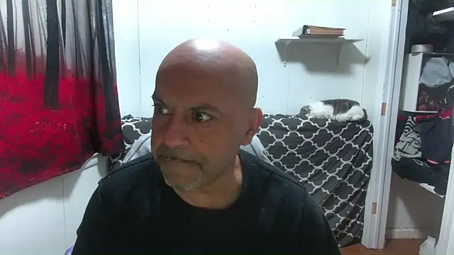 Snapshot of RickStone51 chatting on December 19, 2024, 3:18 am RickStone51 online show from December 19, 2024, 3:18 am