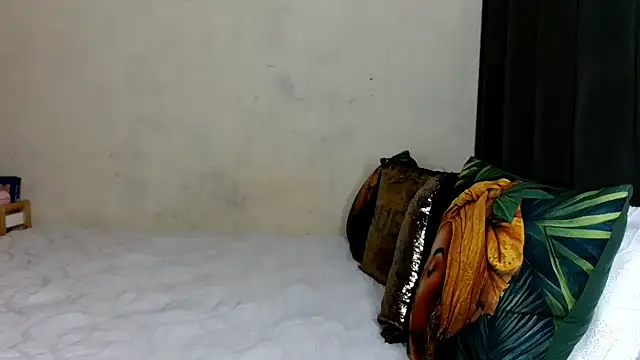 Snapshot of quenliyasa chatting on February 14, 2026, 9:11 pm quenliyasa online show from February 14, 2026, 9:11 pm