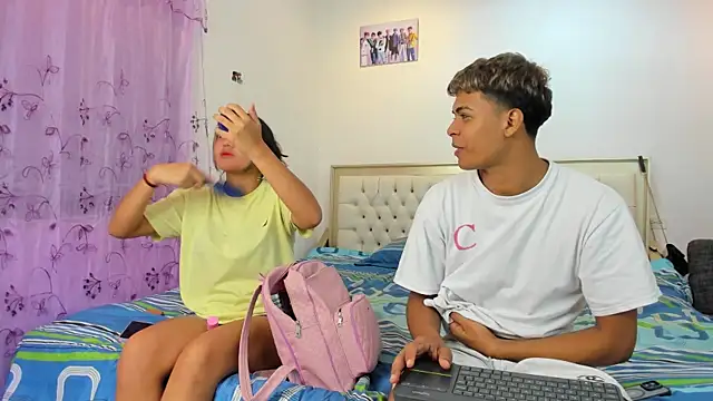 Snapshot of dafnezahiraa_ chatting on March 1, 2025, 4:26 am dafnezahiraa  online show from March 1, 2025, 4:26 am