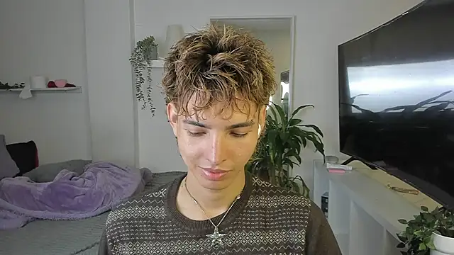 santy-kitty online show from October 30, 2025, 1:29 am