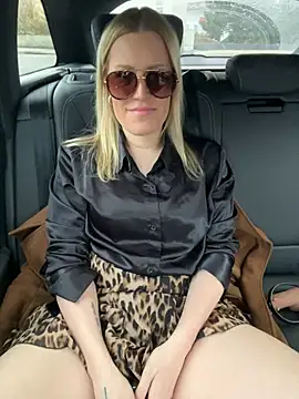 Sissy-Bee online show from December 26, 2024, 2:27 pm