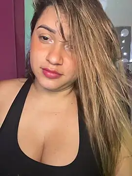 perlita05 online show from February 3, 2026, 6:22 am