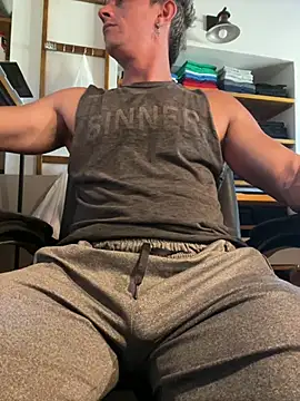 Snapshot of victorxxx2401 chatting on January 6, 2025, 12:24 pm victorxxx2401 online show from January 6, 2025, 12:24 pm