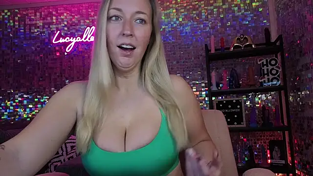 lucyallen4201 online show from November 26, 2025, 12:06 pm