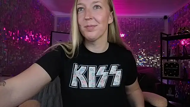 Snapshot of lucyallen4201 chatting on January 13, 2026, 12:10 pm lucyallen4201 online show from January 13, 2026, 12:10 pm