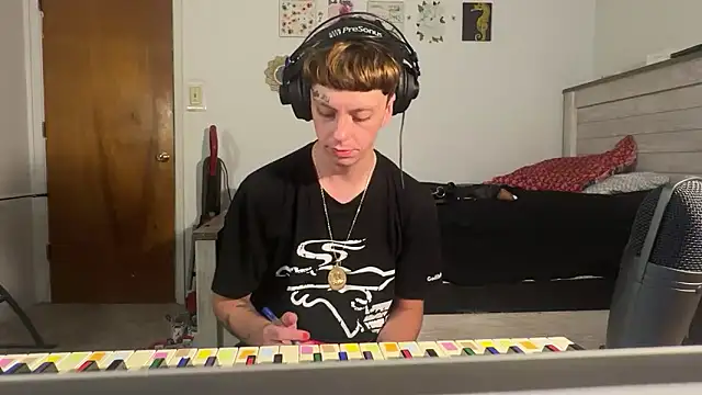 Snapshot of twentywithafelonyy chatting on September 15, 2025, 5:40 am twentywithafelonyy online show from September 15, 2025, 5:40 am