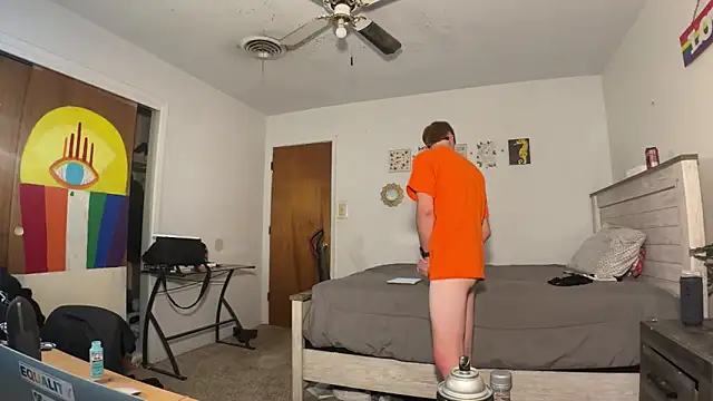 Snapshot of twentywithafelonyy chatting on October 31, 2025, 3:57 pm twentywithafelonyy online show from October 31, 2025, 3:57 pm