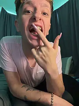 twentywithafelonyy online show from June 15, 2026, 5:48 pm