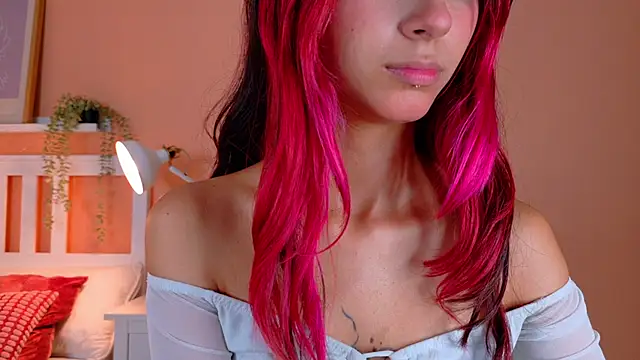 ParisFox  online show from September 23, 2025, 12:08 pm