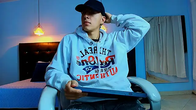 Lobo 17  online show from February 14, 2025, 4:58 am