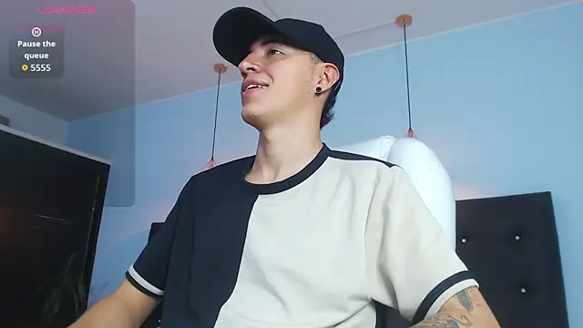 Lobo 17  online show from October 17, 2025, 3:42 am